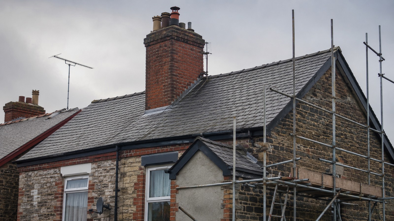 UK house detail relevant to wraparound extensions